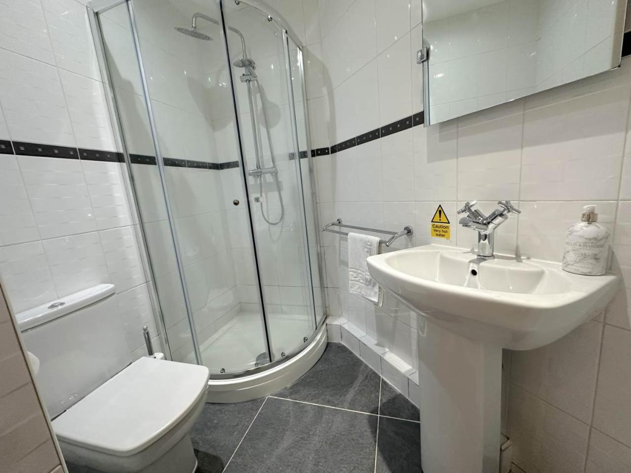 Parc Y Bryn Serviced Apartments Aberystwyth Buitenkant foto