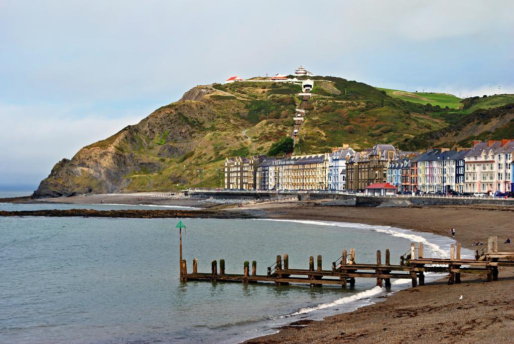 Parc Y Bryn Serviced Apartments Aberystwyth Buitenkant foto