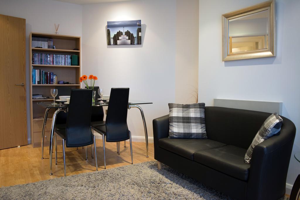 Parc Y Bryn Serviced Apartments Aberystwyth Buitenkant foto